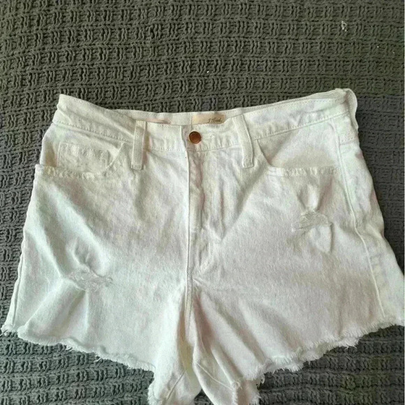 Universal Thread White Jean Shorts - Picture 8 of 8